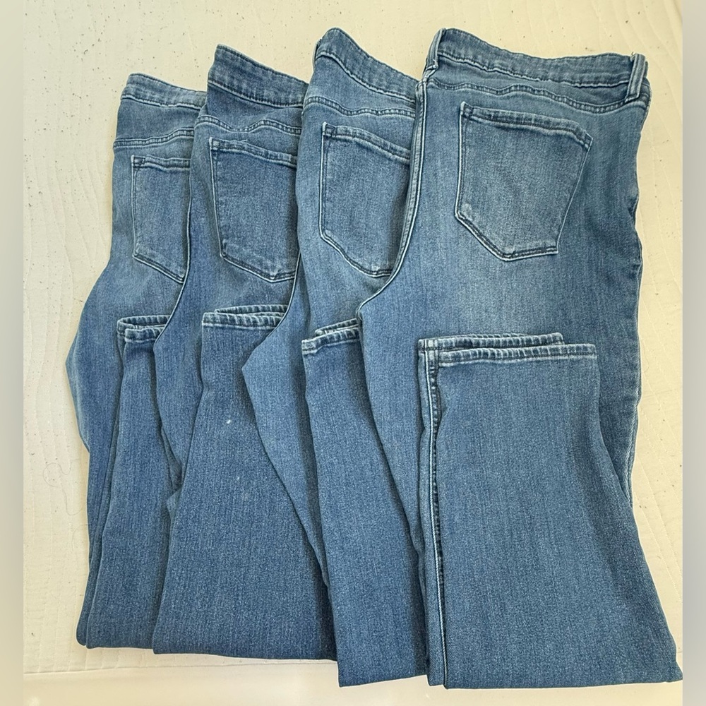 Old Navy Women's Straight Leg Jeans in Blue (4 pairs)